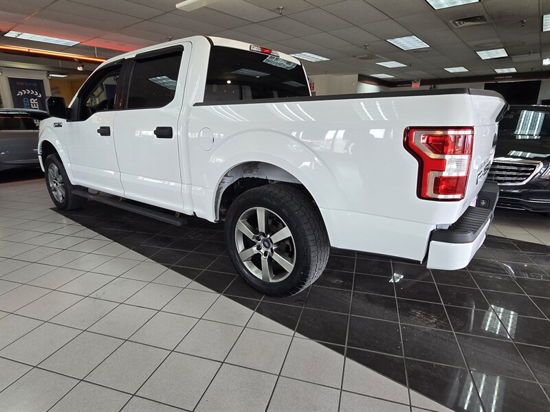 2018 Ford F-150 XLT SUPER CREW 4X4 - Photo 6 - Hamilton, OH 45015