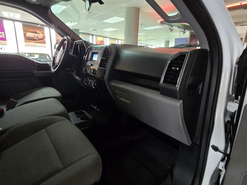 2018 Ford F-150 XLT SUPER CREW 4X4 - Photo 13 - Hamilton, OH 45015