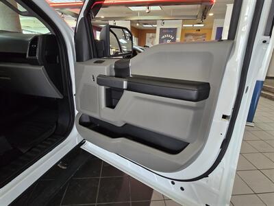 2018 Ford F-150 XLT SUPER CREW 4X4 - Photo 12 - Hamilton, OH 45015