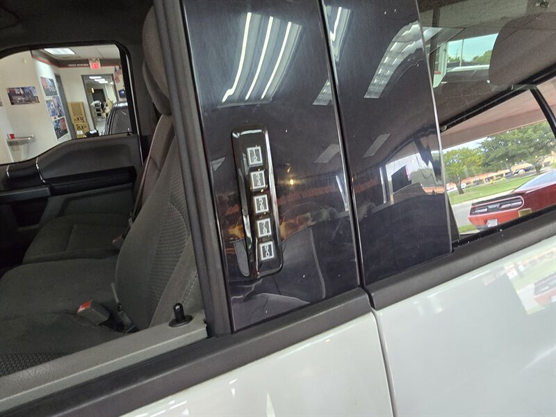2018 Ford F-150 XLT SUPER CREW 4X4 - Photo 26 - Hamilton, OH 45015