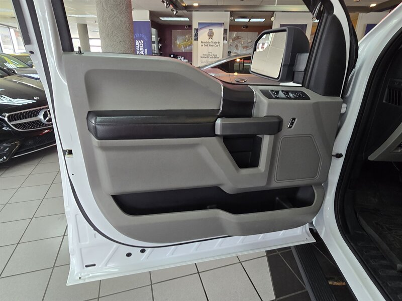 2018 Ford F-150 XLT SUPER CREW 4X4 - Photo 7 - Hamilton, OH 45015