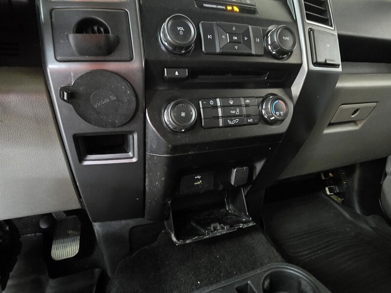 2018 Ford F-150 XLT SUPER CREW 4X4 - Photo 24 - Hamilton, OH 45015