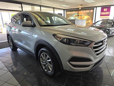 2017 Hyundai Tucson SE 4DR SUV   - Photo 4 - Hamilton, OH 45015