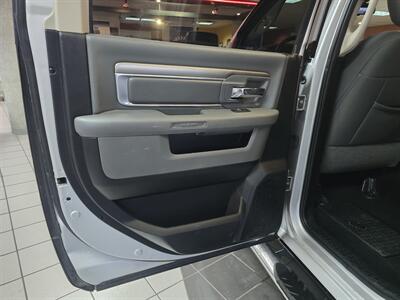 2016 RAM 1500 Outdoorsman 4DR CREW CAB 4X4/V8   - Photo 11 - Hamilton, OH 45015
