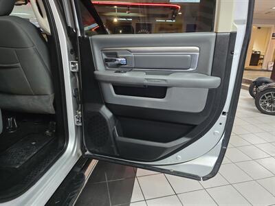 2016 RAM 1500 Outdoorsman 4DR CREW CAB 4X4/V8   - Photo 16 - Hamilton, OH 45015