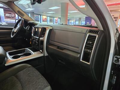 2016 RAM 1500 Outdoorsman 4DR CREW CAB 4X4/V8   - Photo 14 - Hamilton, OH 45015