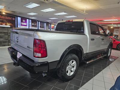 2016 RAM 1500 Outdoorsman 4DR CREW CAB 4X4/V8   - Photo 4 - Hamilton, OH 45015