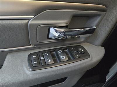 2016 RAM 1500 Outdoorsman 4DR CREW CAB 4X4/V8   - Photo 18 - Hamilton, OH 45015