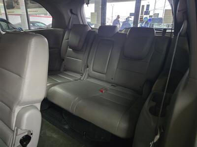 2016 Honda Odyssey Touring   - Photo 10 - Hamilton, OH 45015