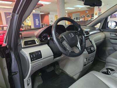 2016 Honda Odyssey Touring   - Photo 8 - Hamilton, OH 45015