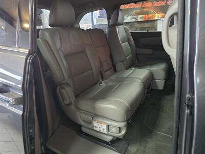 2016 Honda Odyssey Touring   - Photo 16 - Hamilton, OH 45015