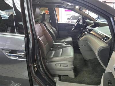 2016 Honda Odyssey Touring   - Photo 14 - Hamilton, OH 45015