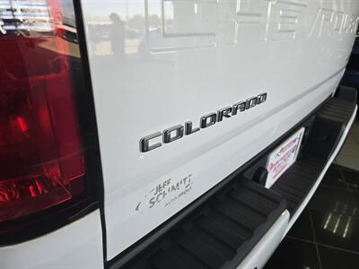 2021 Chevrolet Colorado LT-CREW CAB   - Photo 27 - Hamilton, OH 45015