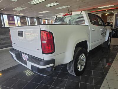 2021 Chevrolet Colorado LT-CREW CAB   - Photo 4 - Hamilton, OH 45015