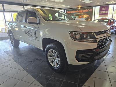 2021 Chevrolet Colorado LT-CREW CAB   - Photo 3 - Hamilton, OH 45015