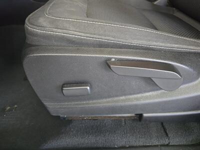 2021 Chevrolet Colorado LT-CREW CAB   - Photo 18 - Hamilton, OH 45015