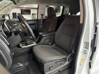 2021 Chevrolet Colorado LT-CREW CAB   - Photo 10 - Hamilton, OH 45015