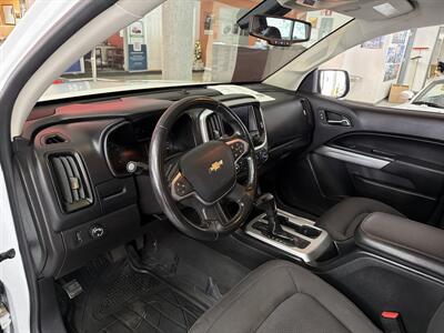 2021 Chevrolet Colorado LT-CREW CAB   - Photo 11 - Hamilton, OH 45015