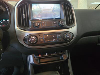 2021 Chevrolet Colorado LT-CREW CAB   - Photo 20 - Hamilton, OH 45015