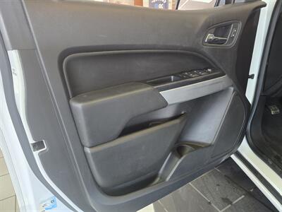 2021 Chevrolet Colorado LT-CREW CAB   - Photo 7 - Hamilton, OH 45015