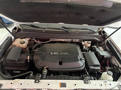 2021 Chevrolet Colorado LT-CREW CAB   - Photo 30 - Hamilton, OH 45015