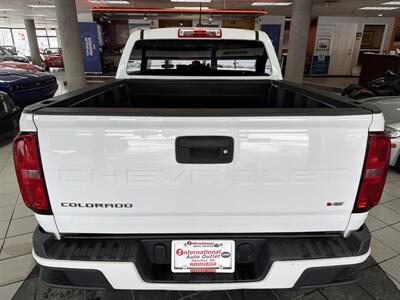 2021 Chevrolet Colorado LT-CREW CAB   - Photo 7 - Hamilton, OH 45015