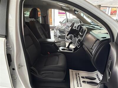 2021 Chevrolet Colorado LT-CREW CAB   - Photo 23 - Hamilton, OH 45015