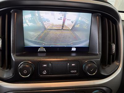2021 Chevrolet Colorado LT-CREW CAB   - Photo 16 - Hamilton, OH 45015