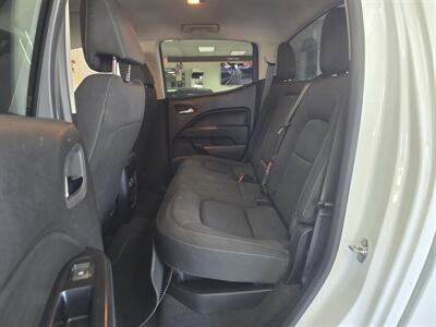 2021 Chevrolet Colorado LT-CREW CAB   - Photo 11 - Hamilton, OH 45015
