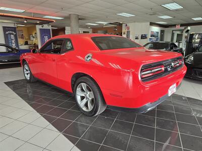 2015 Dodge Challenger SXT - Photo 6 - Hamilton, OH 45015
