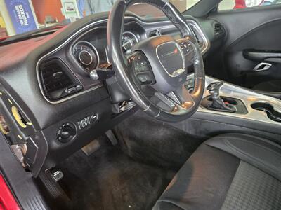 2015 Dodge Challenger SXT - Photo 14 - Hamilton, OH 45015