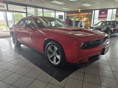 2015 Dodge Challenger SXT - Photo 3 - Hamilton, OH 45015