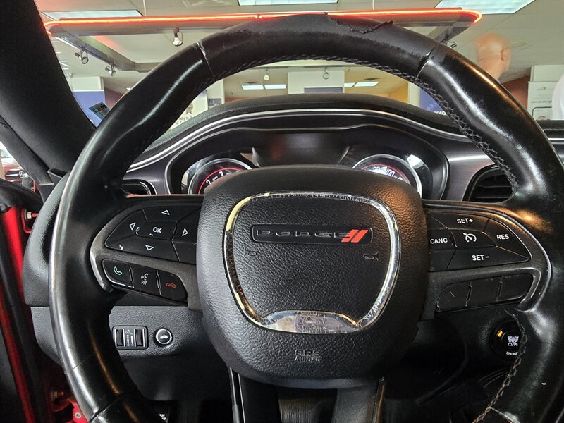 2015 Dodge Challenger SXT - Photo 13 - Hamilton, OH 45015