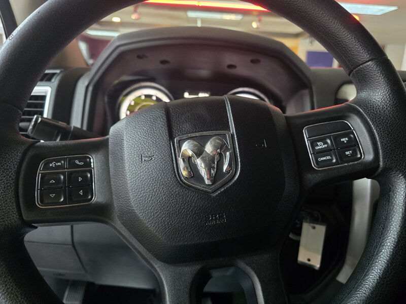 2015 RAM 2500 SLT CREW CAB4/ HEMI - Photo 20 - Hamilton, OH 45015