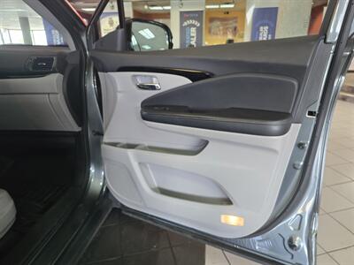 2019 Honda Ridgeline RTL-E 4DR CREW CAB 4X4   - Photo 12 - Hamilton, OH 45015