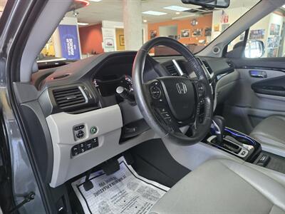 2019 Honda Ridgeline RTL-E 4DR CREW CAB 4X4   - Photo 8 - Hamilton, OH 45015