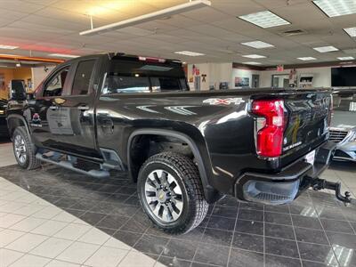 2022 Chevrolet Silverado 2500 Custom 4DR EXTENDED CAB 4X4 V8   - Photo 8 - Hamilton, OH 45015