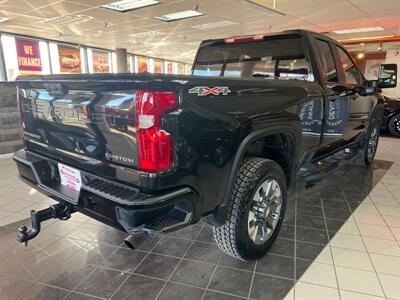 2022 Chevrolet Silverado 2500 Custom 4DR EXTENDED CAB 4X4 V8   - Photo 6 - Hamilton, OH 45015