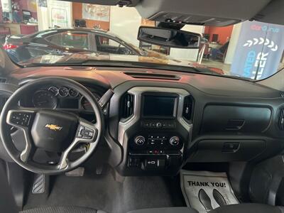 2022 Chevrolet Silverado 2500 Custom 4DR EXTENDED CAB 4X4 V8   - Photo 12 - Hamilton, OH 45015