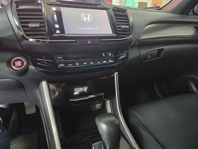 2017 Honda Accord EX 2DR COUPE   - Photo 17 - Hamilton, OH 45015
