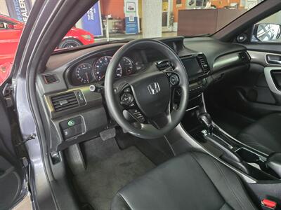 2017 Honda Accord EX 2DR COUPE   - Photo 8 - Hamilton, OH 45015