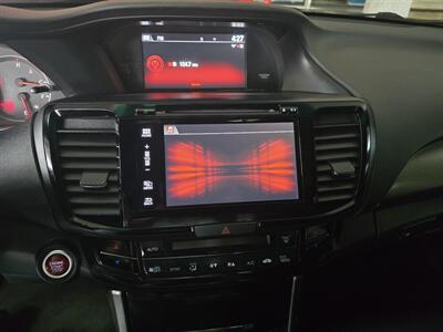 2017 Honda Accord EX 2DR COUPE   - Photo 20 - Hamilton, OH 45015
