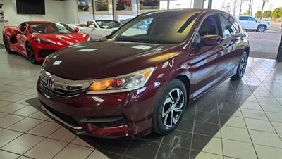 2017 Honda Accord LX   - Photo 1 - Hamilton, OH 45015