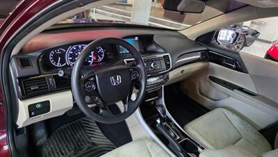 2017 Honda Accord LX   - Photo 10 - Hamilton, OH 45015