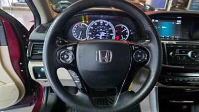 2017 Honda Accord LX   - Photo 13 - Hamilton, OH 45015