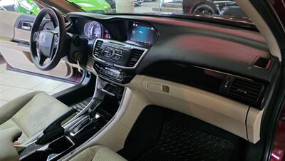 2017 Honda Accord LX   - Photo 25 - Hamilton, OH 45015