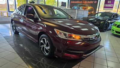 2017 Honda Accord LX   - Photo 3 - Hamilton, OH 45015