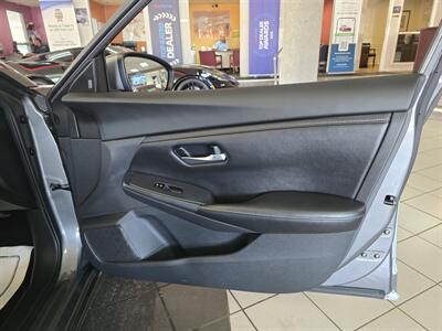 2022 Nissan Sentra SV 4DR SEDAN   - Photo 12 - Hamilton, OH 45015