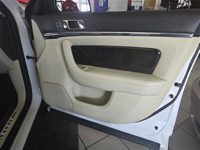 2015 Lincoln MKS EcoBoost 4DR SEDAN AWD   - Photo 12 - Hamilton, OH 45015