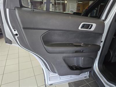 2015 Ford Explorer Limited 4DR SUV 4X4   - Photo 9 - Hamilton, OH 45015
